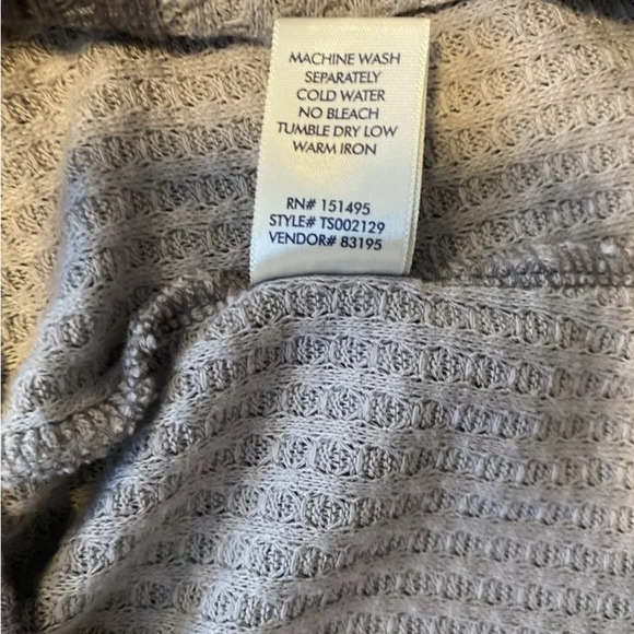 BKE Buckle Gray Two Toned Waffle Tank Top V-Neck Womens Large Great condition - Picture 8 of 8